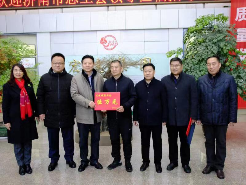 济南市总工会常务副主席傅金峰到开云官方入口集团走访慰问